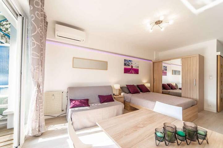 Appartement entier, L'Ascot - Appartement à 300m des plages, vue hippodrome in Cagnes-sur-Mer, Côte méditerranéenne (France)