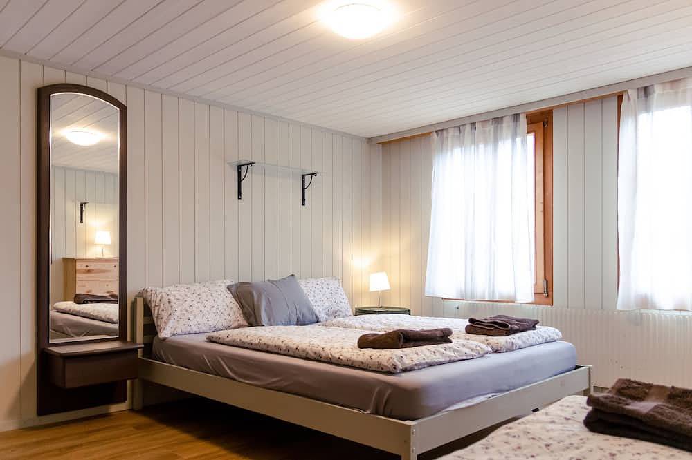 Ganze Wohnung, Familienapartment mit Seeblick. 12 Personen, Ringgenberg-Brienzersee, 4 km nach Interlaken in Ringgenberg, Berner Oberland