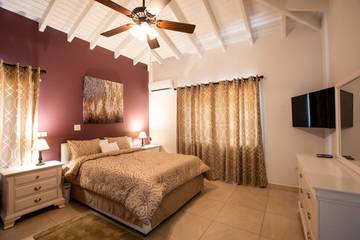 Vacation Rental for 6 Guests in Sint Maarten, Saint Martin, Picture 2