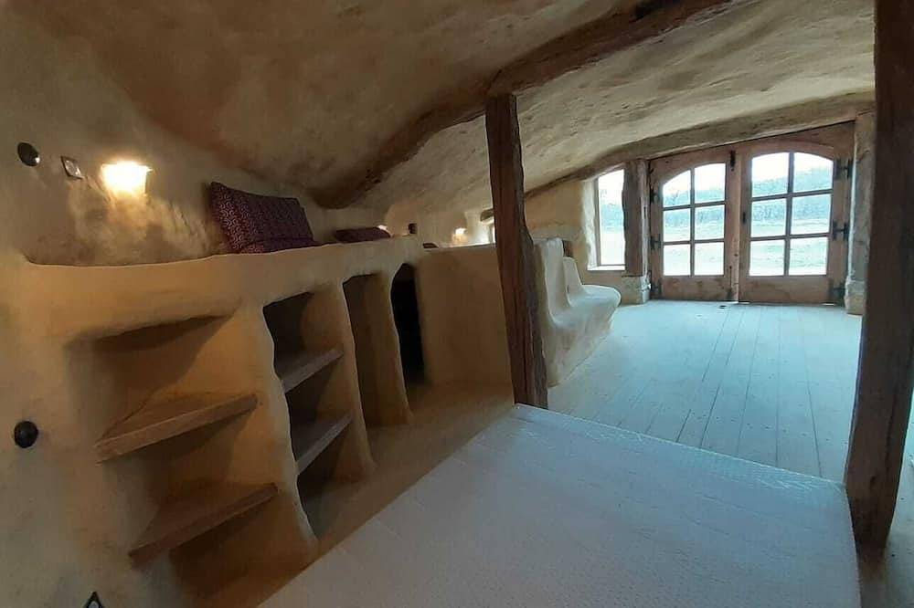 Maison Terre Cabanes de Fallot / sauna - cold bath / shared natural swimming pool in L'Isle-Bouzon, Gers