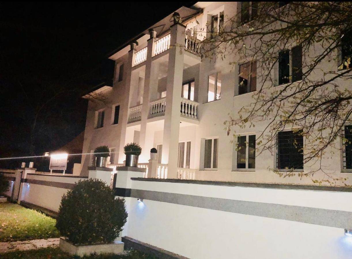 Ganze Wohnung, Park Apart Hotel Gatower Str. in Berlin Wilhelmstadt, Berlin