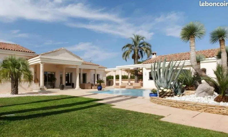 Villa für 10 Personen, mit Pool und Ausblick sowie Garten, mit Haustier - 1