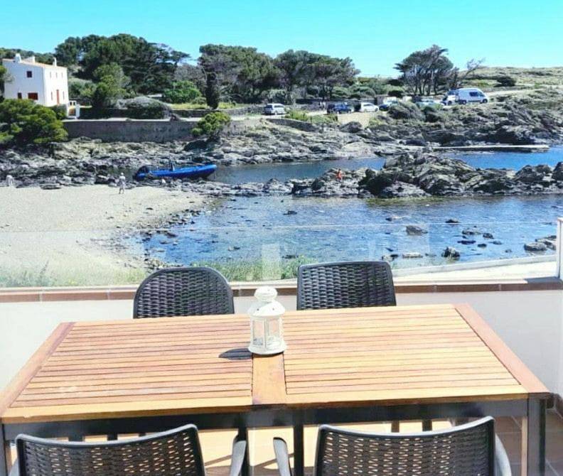 Entire apartment, Maravilloso dúplex en primera línea de mar in Racó d'en Sanés (Cadaques), Cadaques