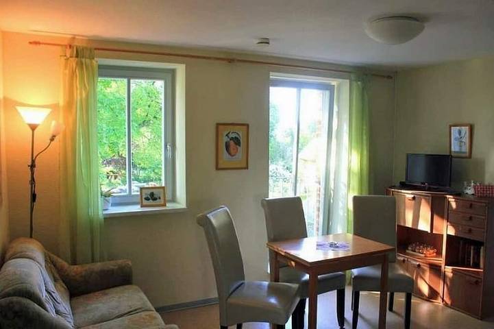 Ferienwohnung für 6 Personen, mit Garten in Velgast