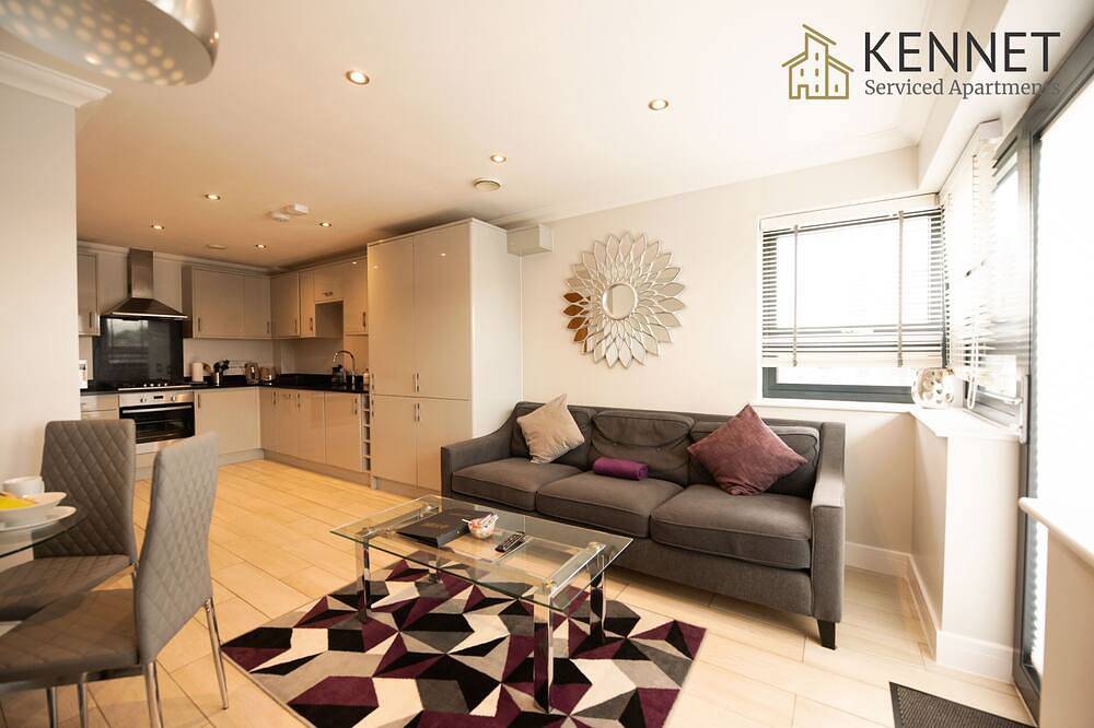 Apartamento entero, Ático-Lujoso-Baño privado-Vista a la Ciudad in Reading, Berkshire
