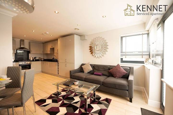 Apartment for 4 people, with terrace in Reading