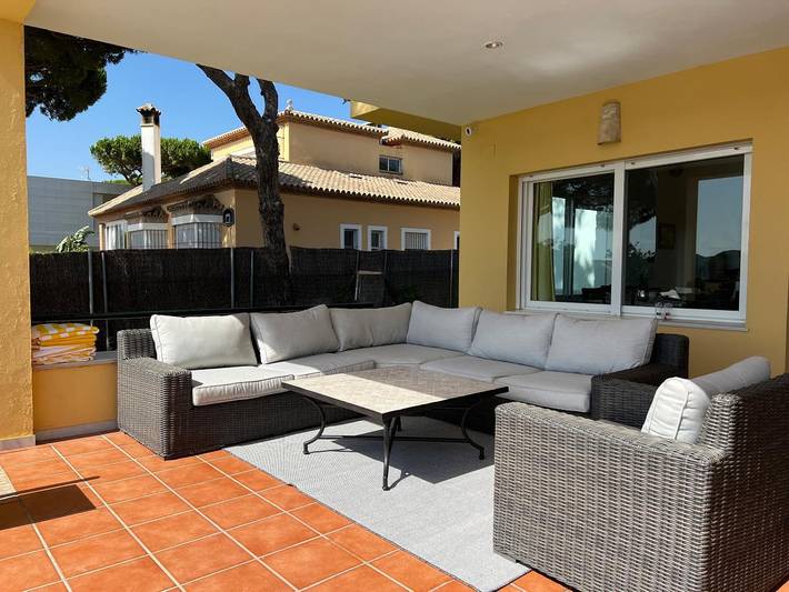 Location de vacances pour 8 personnes, avec terrasse et piscine, adapté aux familles à Roche - 4