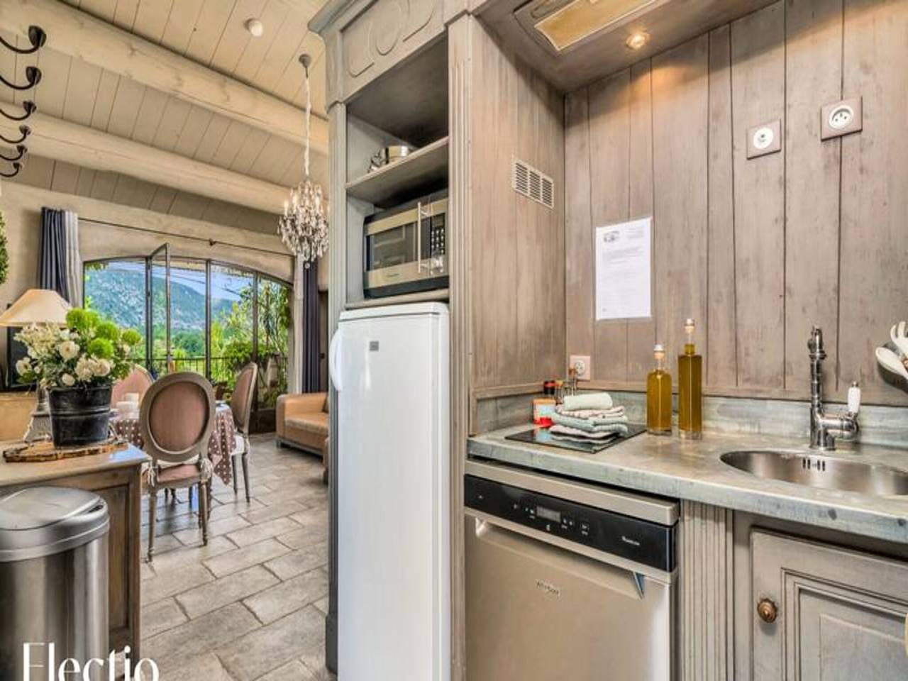 Appartement entier, Appartements pour 4 Personnes in Oppède, Parc naturel régional du Luberon