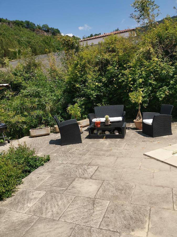 Double Room with Patio in Saint-Privat, Région de Lodève