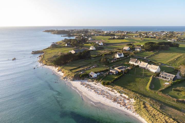 Location de vacances pour 8 personnes, avec terrasse et jardin à Kerlouan - 3