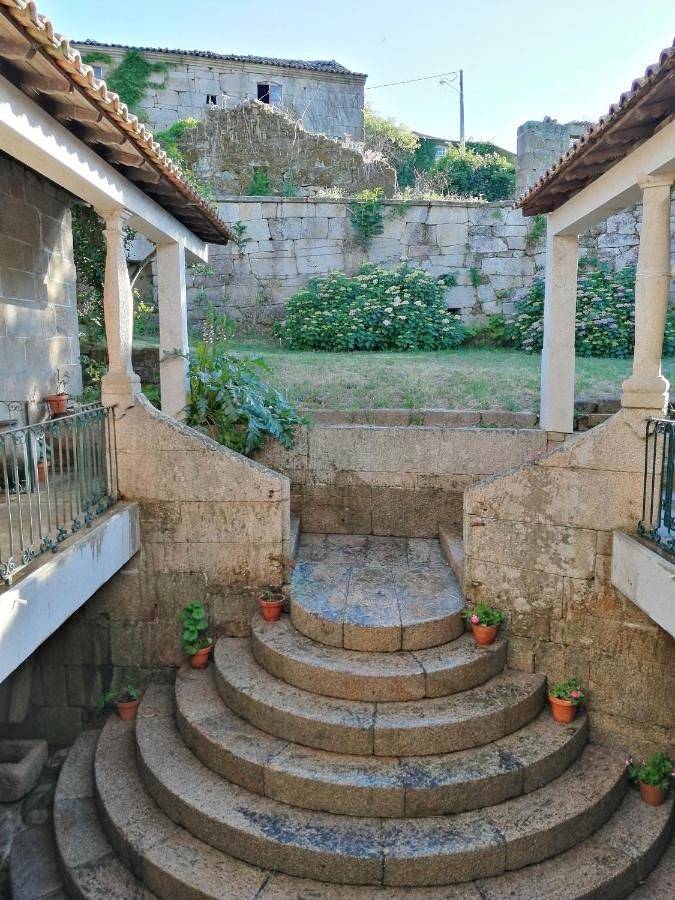 Location de vacances pour 4 personnes, avec vue ainsi que jardin et terrasse, animaux acceptés à Ribeira de Pena - 2