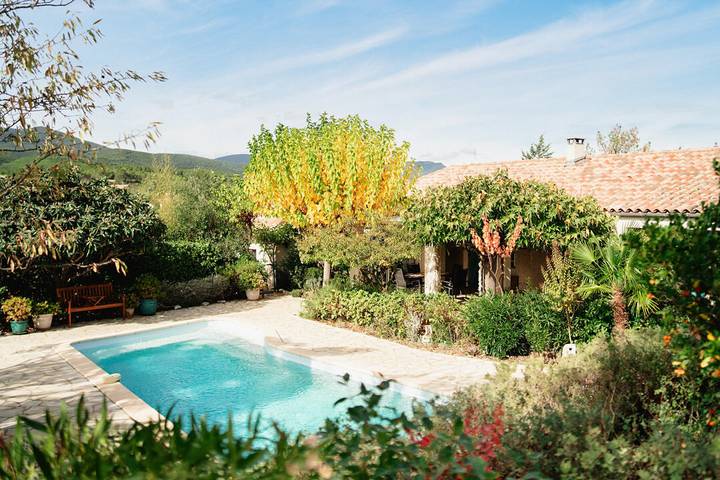 Gîte pour 4 personnes, avec piscine, animaux acceptés