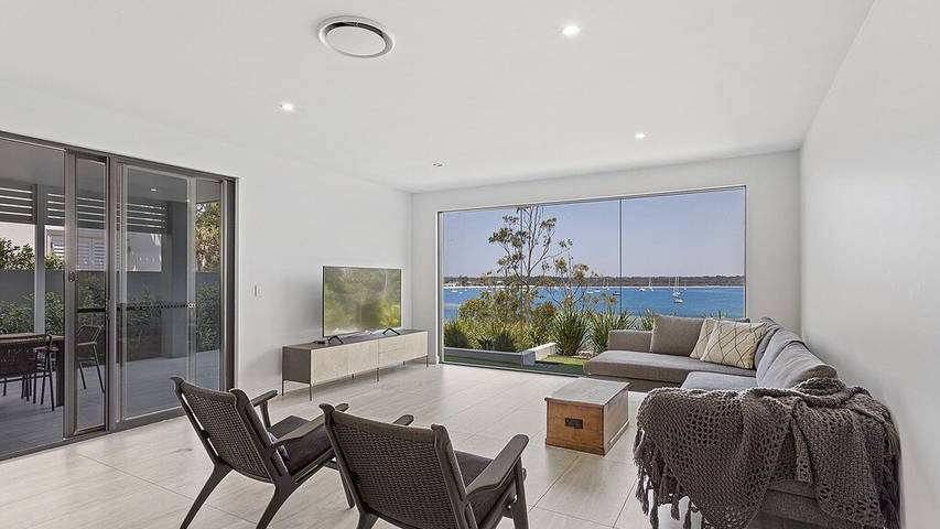 Holiday home for 8 people, with garden and balcony in Corlette