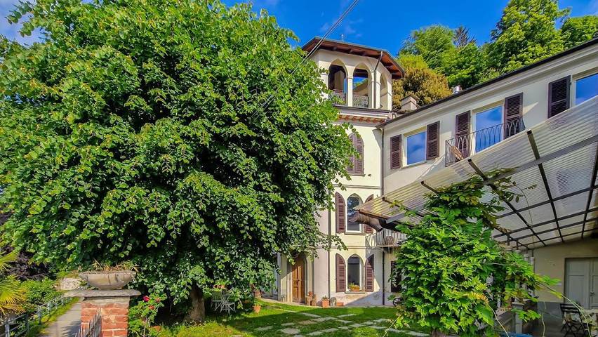 Location de vacances pour 2 personnes, avec Terrasse ainsi que Jardin et Vue à Torre Pellice