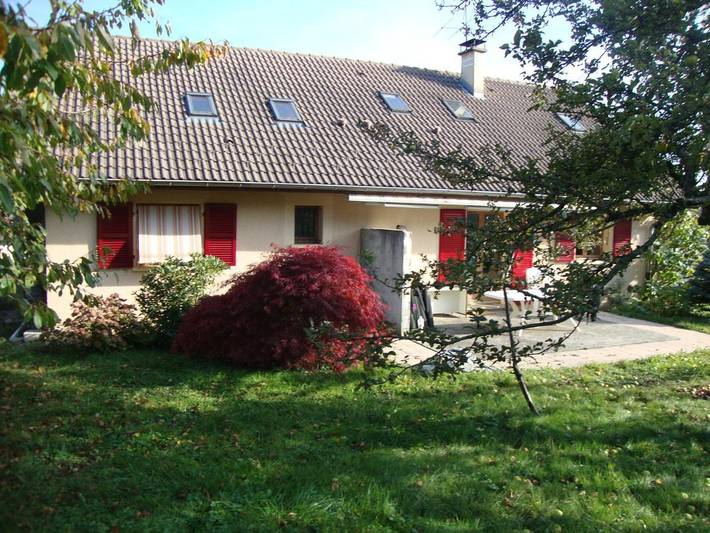 Gîte, avec Terrasse et Vue dans Péron