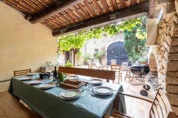 Maison De Vacances pour 12 Personnes dans Lagorce, Ardèche, Photo 1