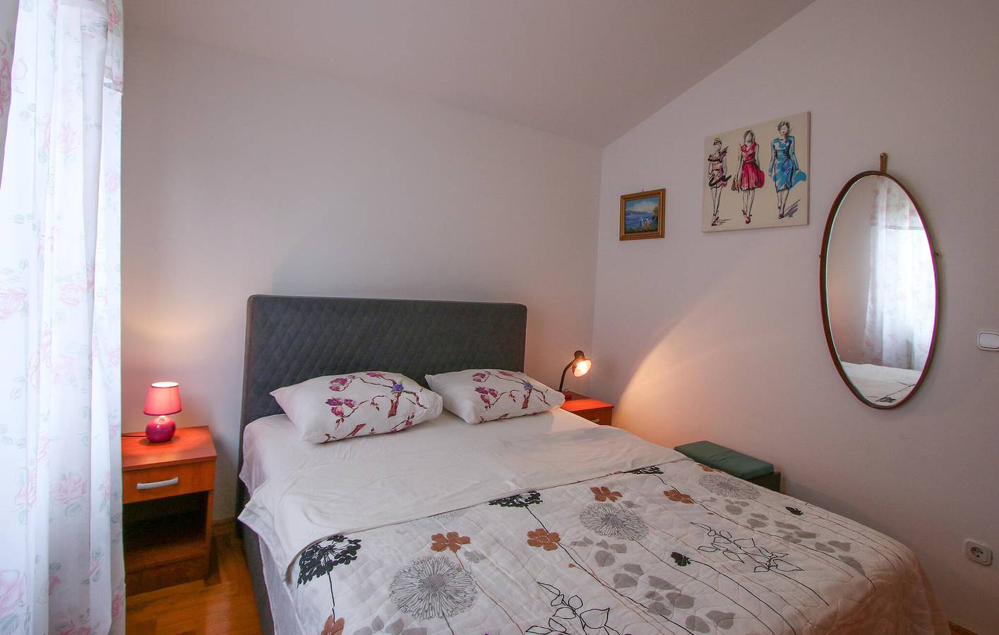 Ganze Ferienwohnung, Gemütliche Ferienwohnung mit Terrasse, WLAN und Parkplatz in der Nähe des Restaurants Captain Morgan in Vabriga, Tar-Vabriga