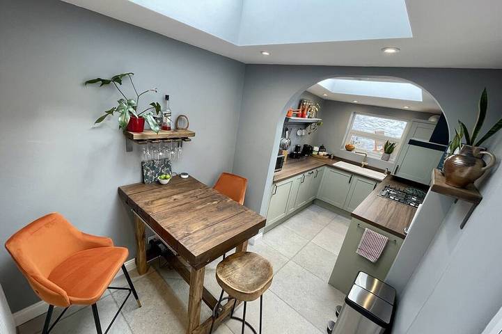Cottage for 4 people, with terrace and garden, with pets in Glastonbury