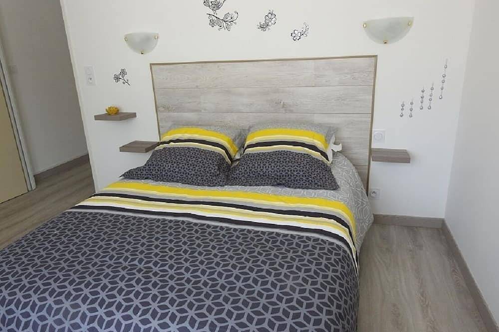 Appartement entier, Appartement situé au rez de chaussée d'une petite résidence en comportant quatre in Jonzac, Région de Jonzac