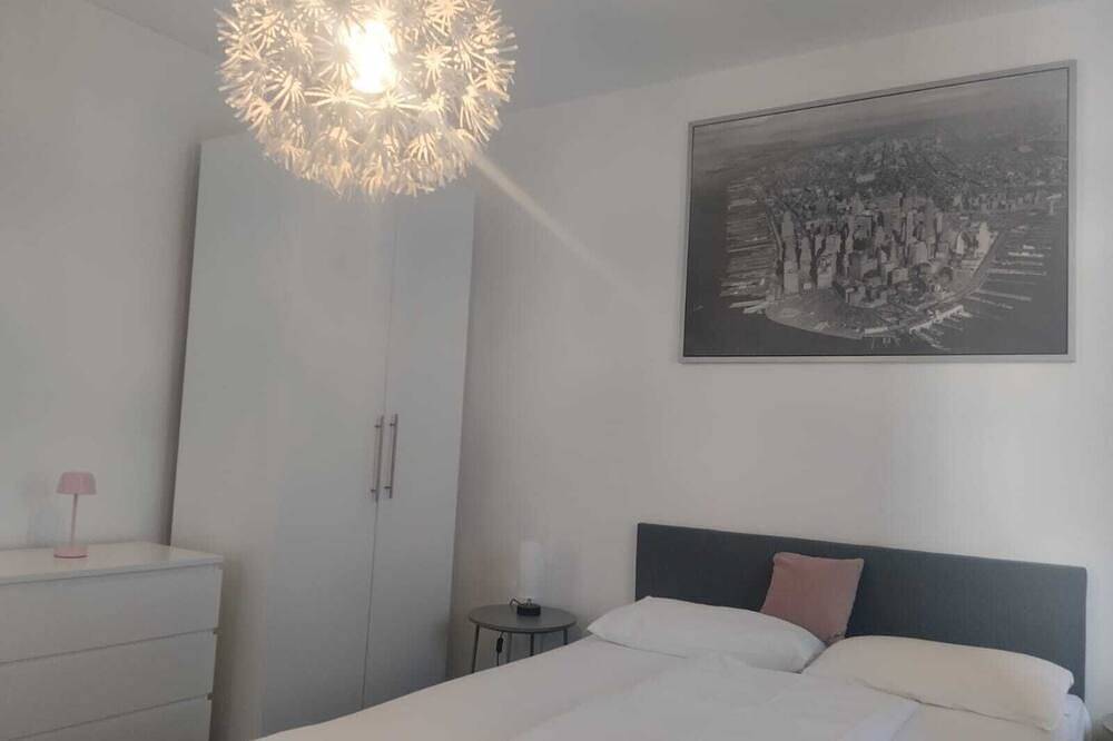 Ganze Wohnung, Frankfurt Downtown -50m² voll möblierte Wohnung mit Reinigungsservice in Frankfurt, Südhessen