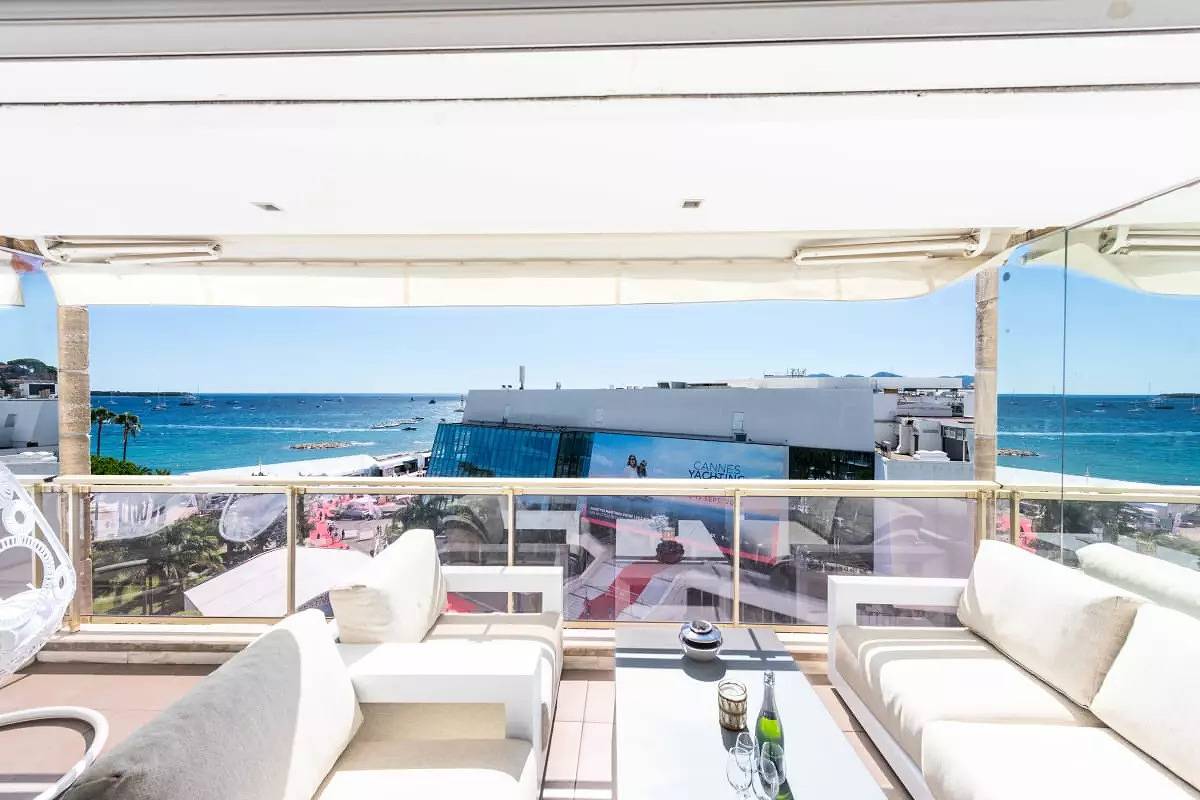Appartement entier, 2 pièces Croisette, Face Palais des Congrès in Cannes, Côte méditerranéenne (France)