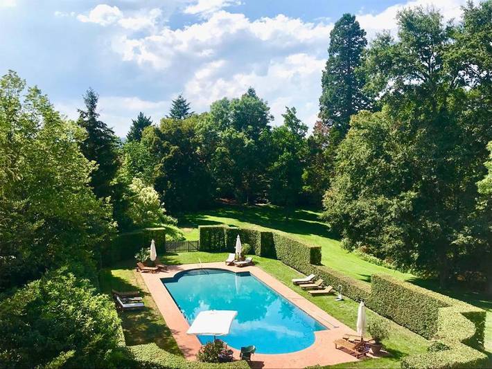 Villa pour 12 personnes, avec Balcon et Terrasse ainsi que Jardin et Piscine