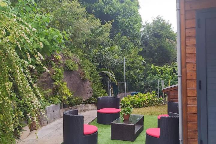 Maison de vacances pour 4 personnes, avec jardin ainsi que piscine et jacuzzi, adapté aux familles