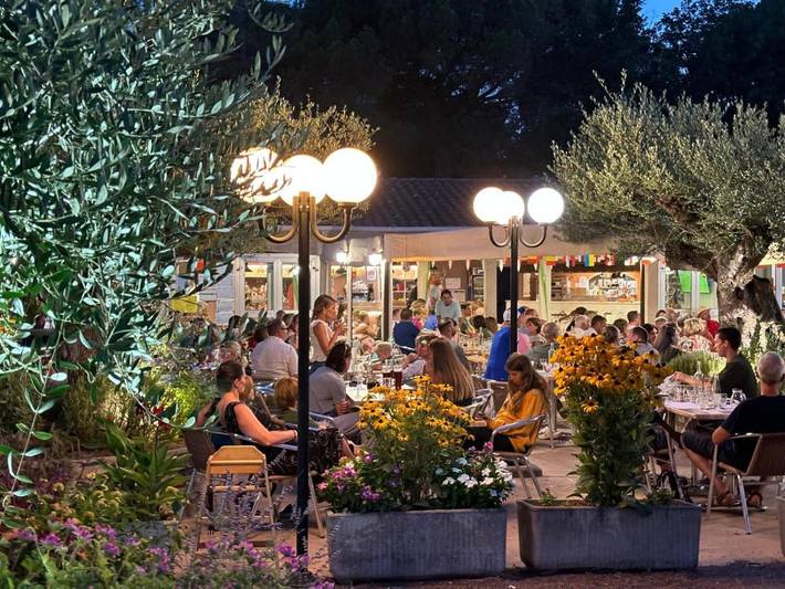 Camping pour 4 personnes, avec Balcon et Terrasse ainsi que Jardin et Piscine à Roquebrune-sur-Argens - 2