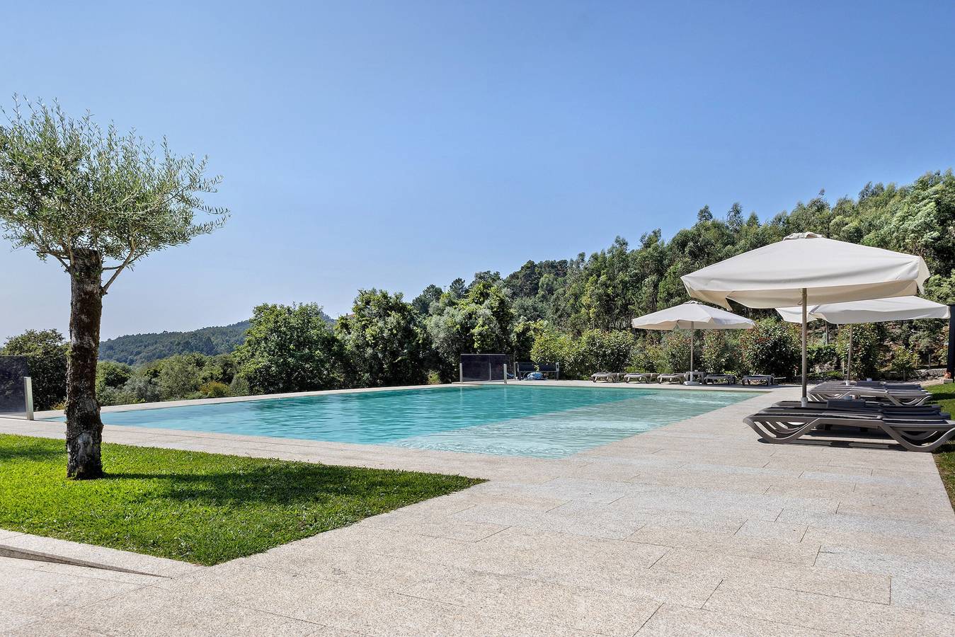 Landhuis 'Casa T1' met uitzicht op het meer, Wi-Fi en airconditioning in Anissó e Soutelo, Braga District