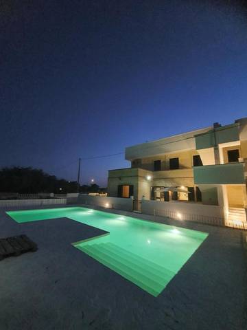 Ferienwohnung für 6 Personen, mit Kinderpool und Ausblick sowie Pool und Garten in Specchiarica