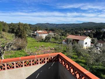 Gîte pour 6 personnes, avec jardin ainsi que vue et piscine à Vila de Rei