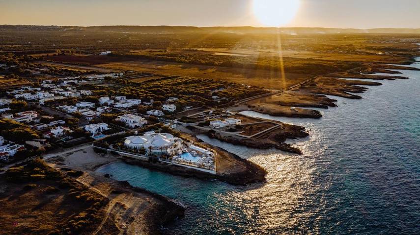 Casa vacanza per 2 persone, con Idromassaggio e Terrazza nonché Giardino e Piscina a Costa Merlata