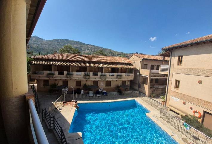 Apartamento de vacaciones para 8 personas, con jardín y vistas además de terraza y piscina - 1