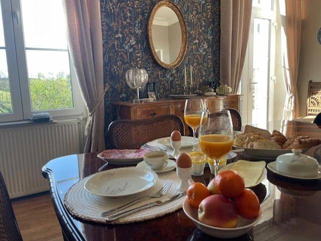 Chambre d’hôte pour 2 personnes, avec Terrasse ainsi que Jardin et Vue dans la Creuse - 3