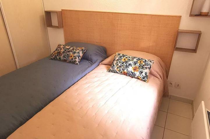 Gîte pour 4 personnes, avec terrasse et jardin dans Plage du Veillon - 2