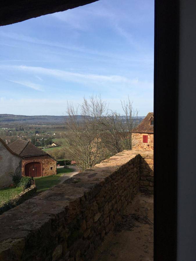 Location de vacances pour 8 personnes, avec terrasse ainsi que jardin et vue, animaux acceptés dans Château de Castelnau-Bretenoux - 4