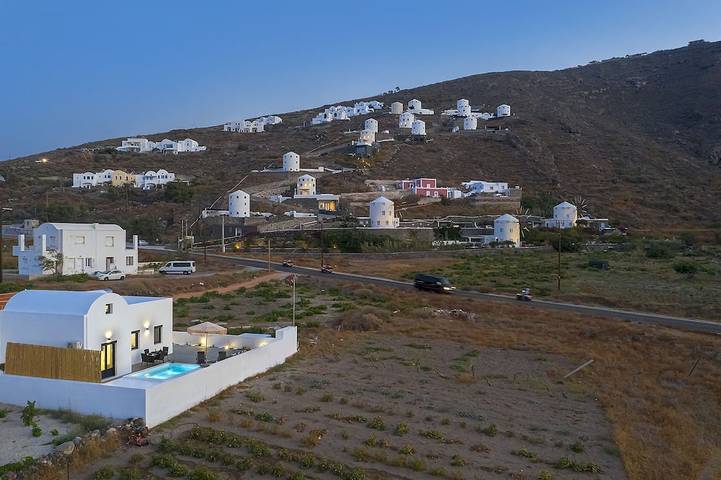 Villa pour 5 personnes, avec balcon et jacuzzi à Santorin