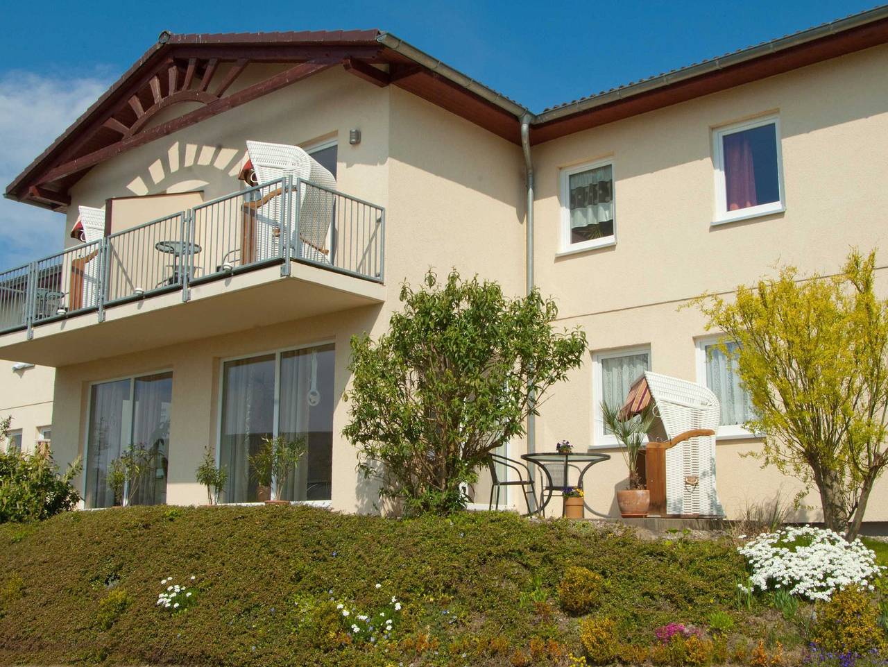 Ganze Ferienwohnung, Strandkorbhaus 2   zum Strand 150 m   ruhige Lage in Göhren, Rügen
