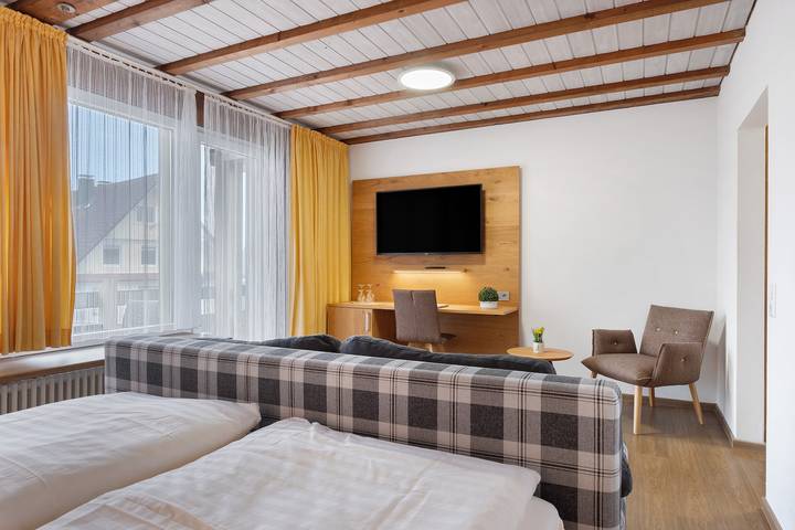 Zimmer für 2 Personen, mit Balkon - 1