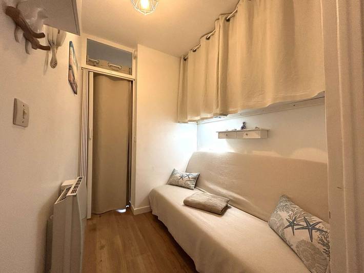 Appartement entier, Charmant studio en résidence avec piscine 2 pers in Sanary-sur-Mer, Côte méditerranéenne (France)