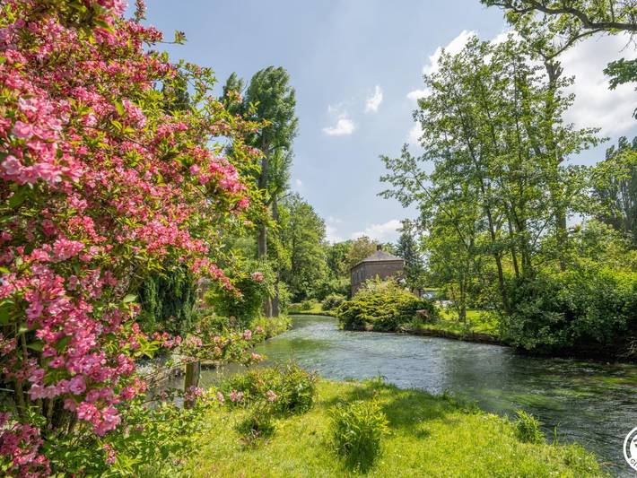 Appartement entier, Charmant appartement avec vue rivière, Wifi et parking in Oise