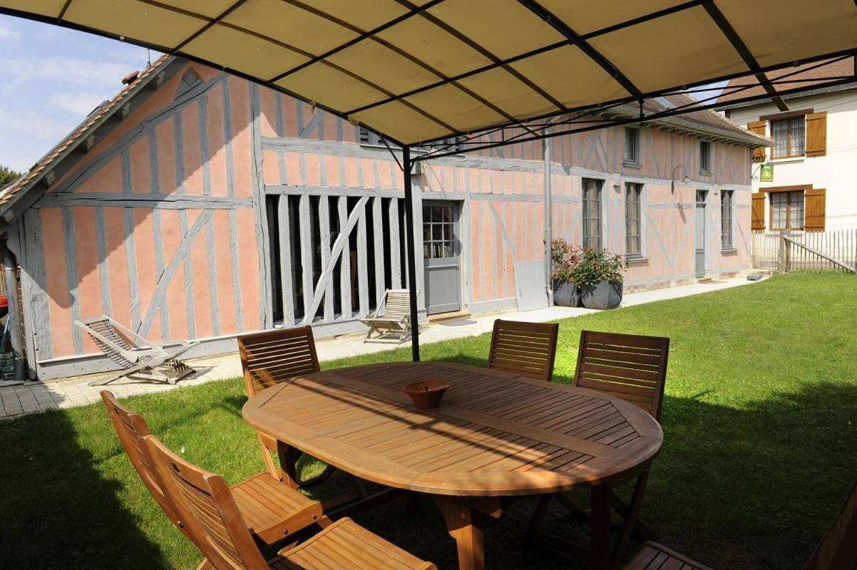 2-Bedroom Town Home in Charmont-sous-Barbuise, Parc naturel régional de la Forêt d'Orient