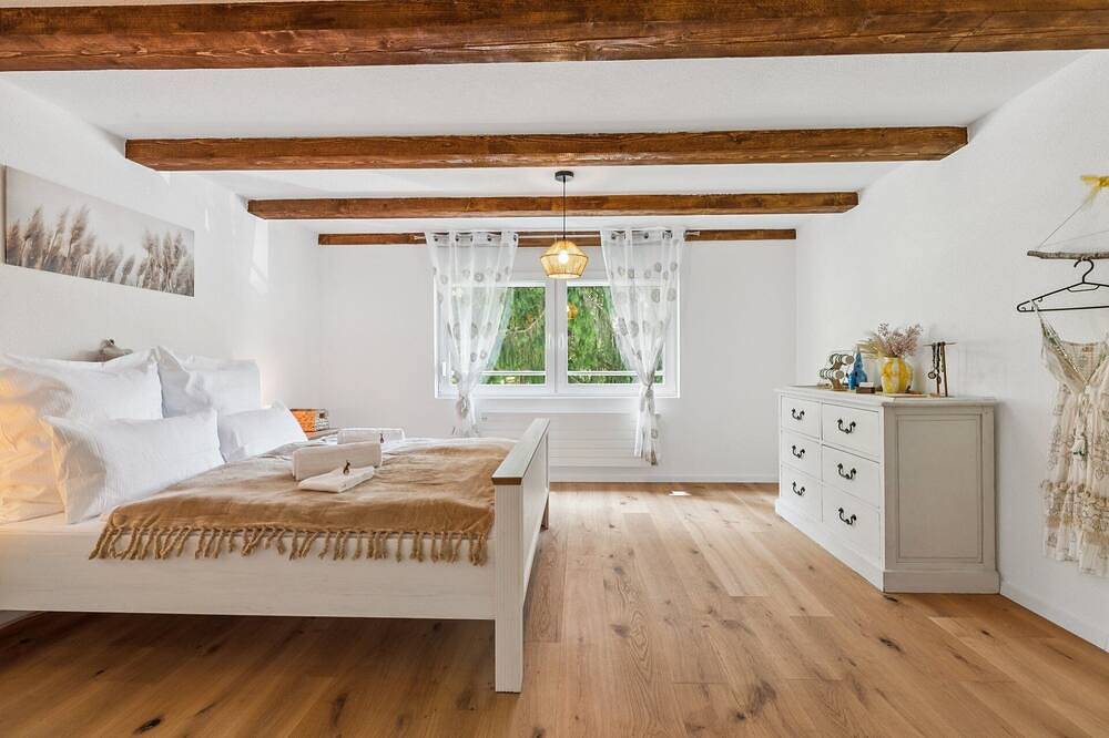 Ganze Wohnung, Remo l Alpenzauber Chalet | Bergblick, Nahe Braunwald – Badewanne und Parkplatz in Diesbach, Glarus Süd