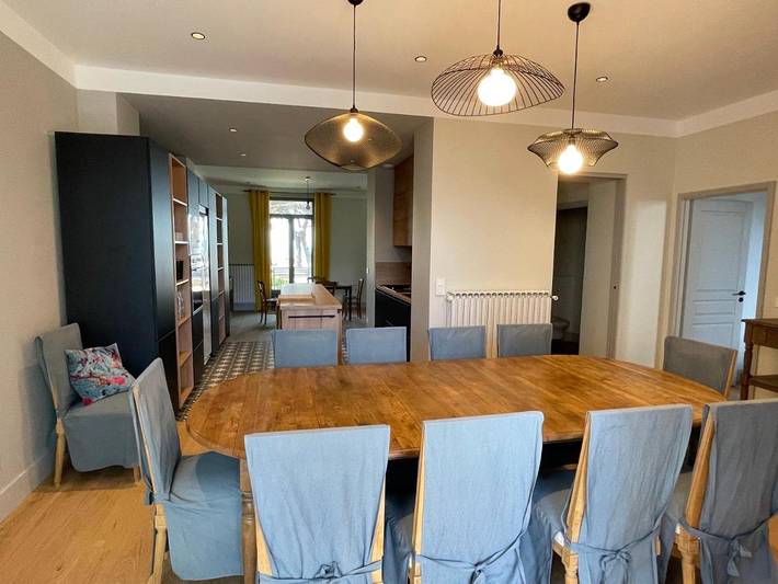 Location de vacances pour 13 personnes, avec Balcon et Terrasse ainsi que Piscine et Vue dans Office de Tourisme de Saint Palais sur Mer - 2