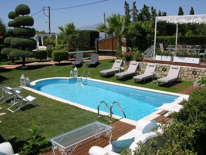 Chalet para 13 personas, con piscina además de jardín y jacuzzi - 1