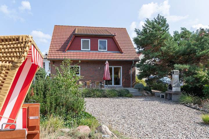 Ferienhaus für 6 Personen, mit Terrasse und Garten in Ostseebad Glowe, Glowe