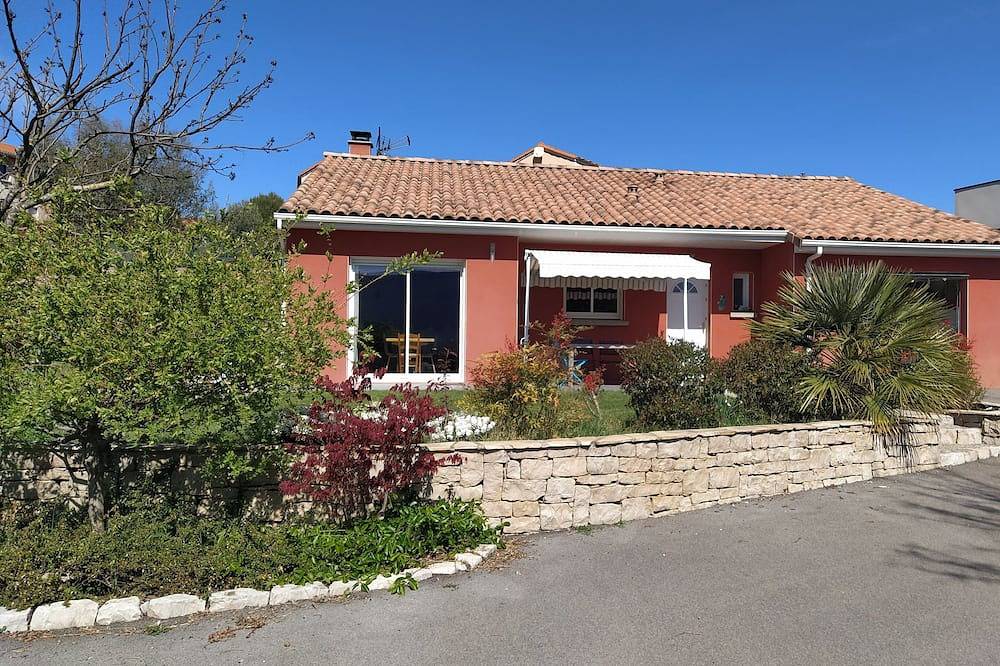 Maisons Avec Terrasse et Jardin à 5min du Centre Ville in Millau, Parc naturel régional des Grands Causses