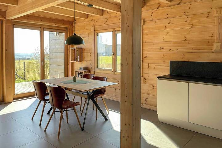 Ferienwohnung für 4 Personen, mit Balkon und Garten in Schweppenhausen