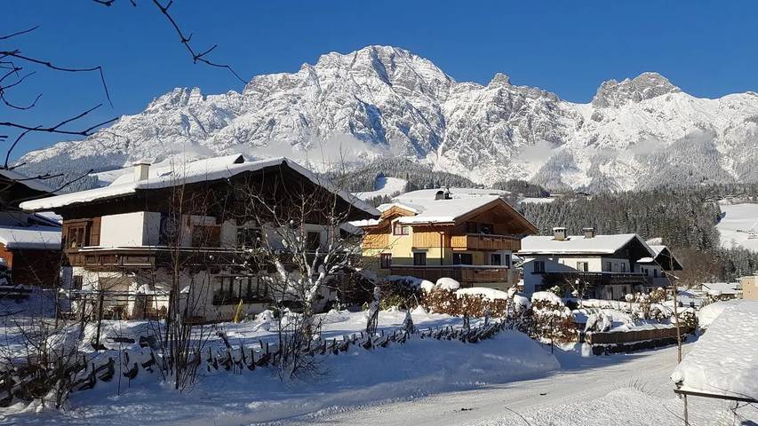 Ferienwohnung für 8 Personen, mit Whirlpool und Pool sowie Garten und Terrasse, mit Haustier in Saalbach-Hinterglemm-Leogang - 3
