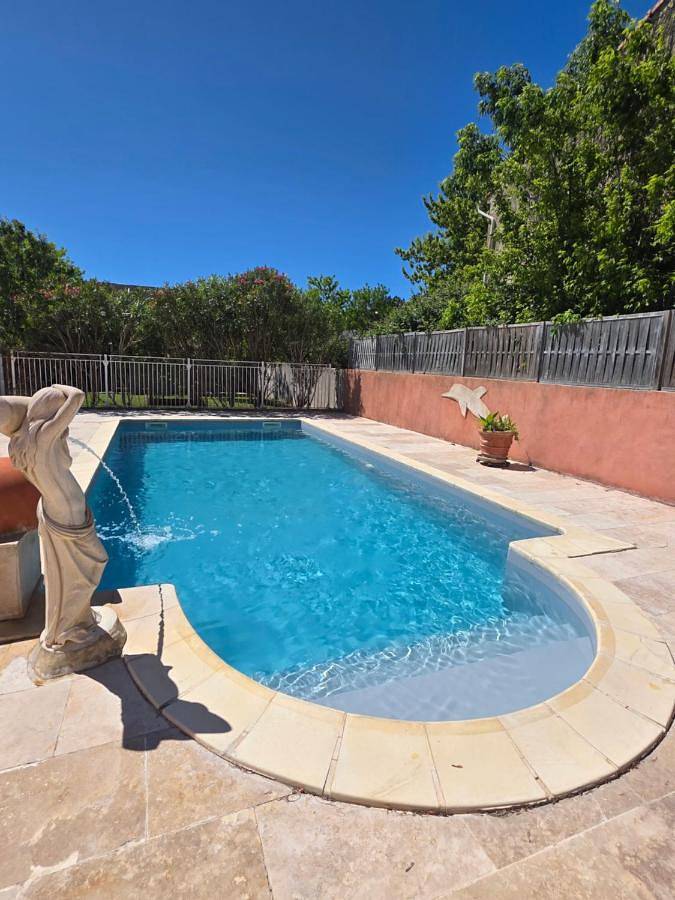 Maison de vacances pour 6 personnes, avec piscine ainsi que jardin et vue